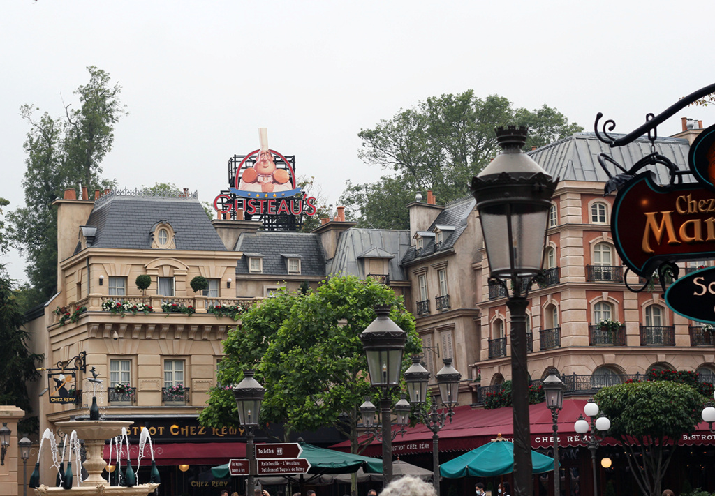 Disneyland Paris - REXplendissez votre garde-robe avec cette casquette à  l'effigie de Rex ! 🦖